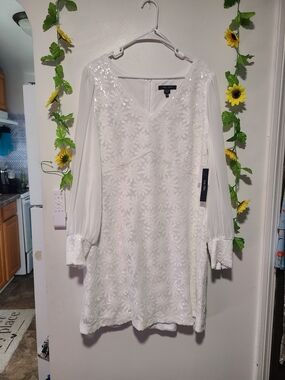 Nwt ivy + blu Women's sz 16 Daisy Sequined Sheer-Sleeve Dress
